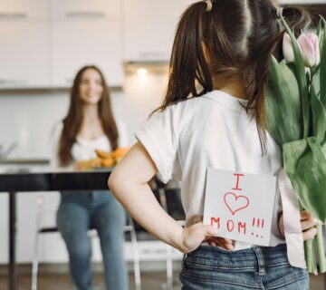 attachment theory dan hubungan ibu-anak