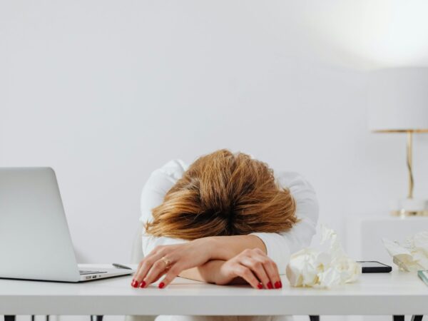 toxic positivity di tempat kerja