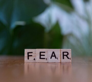 takut tidak disukai orang